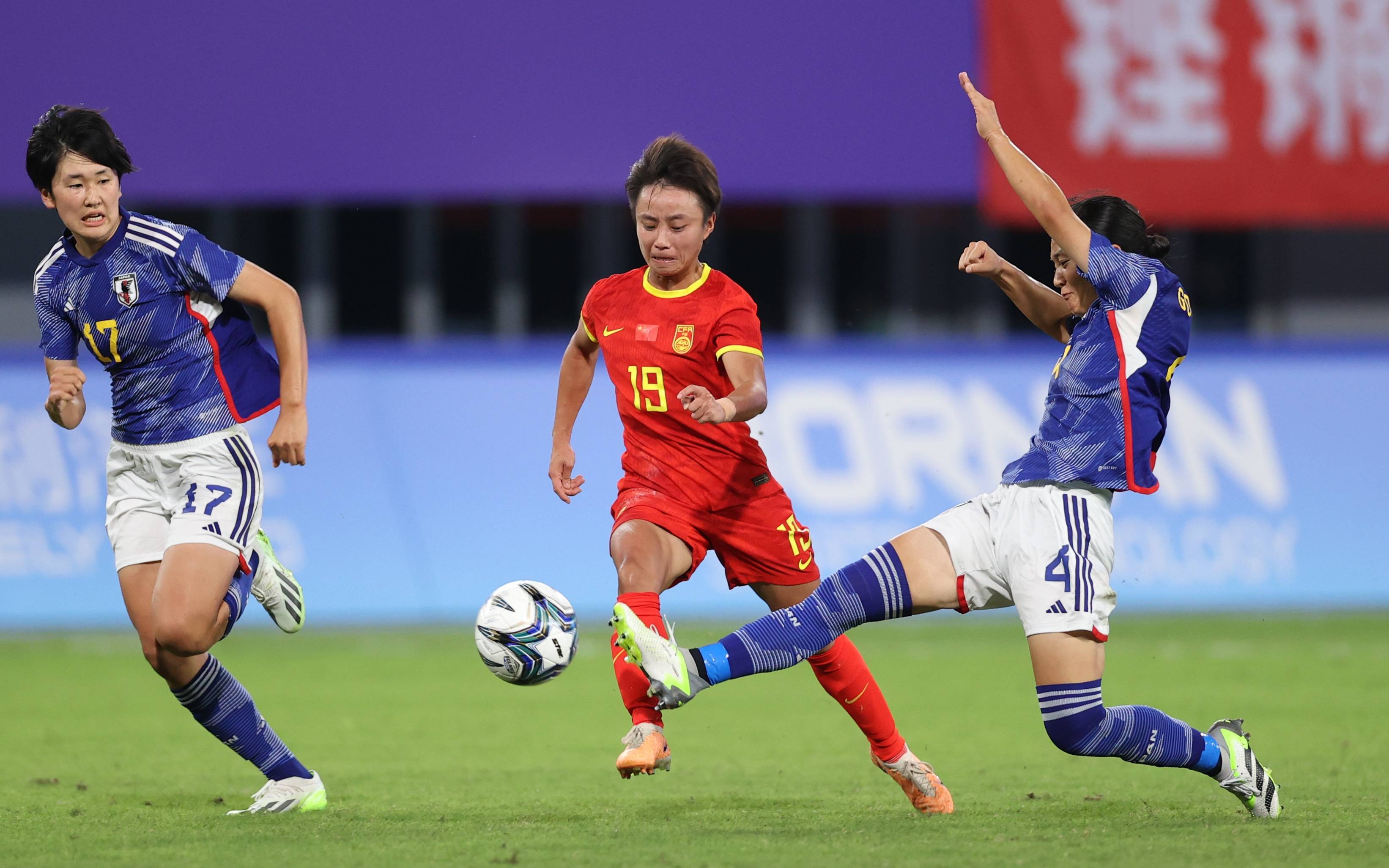 中国女足踢出精彩表现，惊艳全场