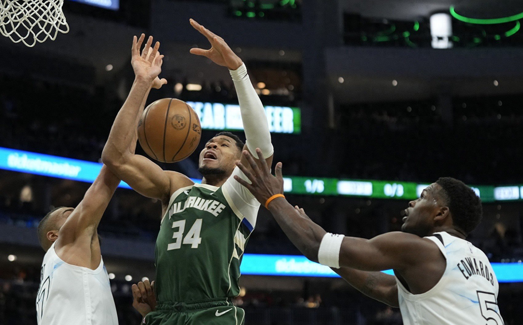 森林狼客场擒太阳,逆转取胜 森林狼客场擒太阳,逆转取胜