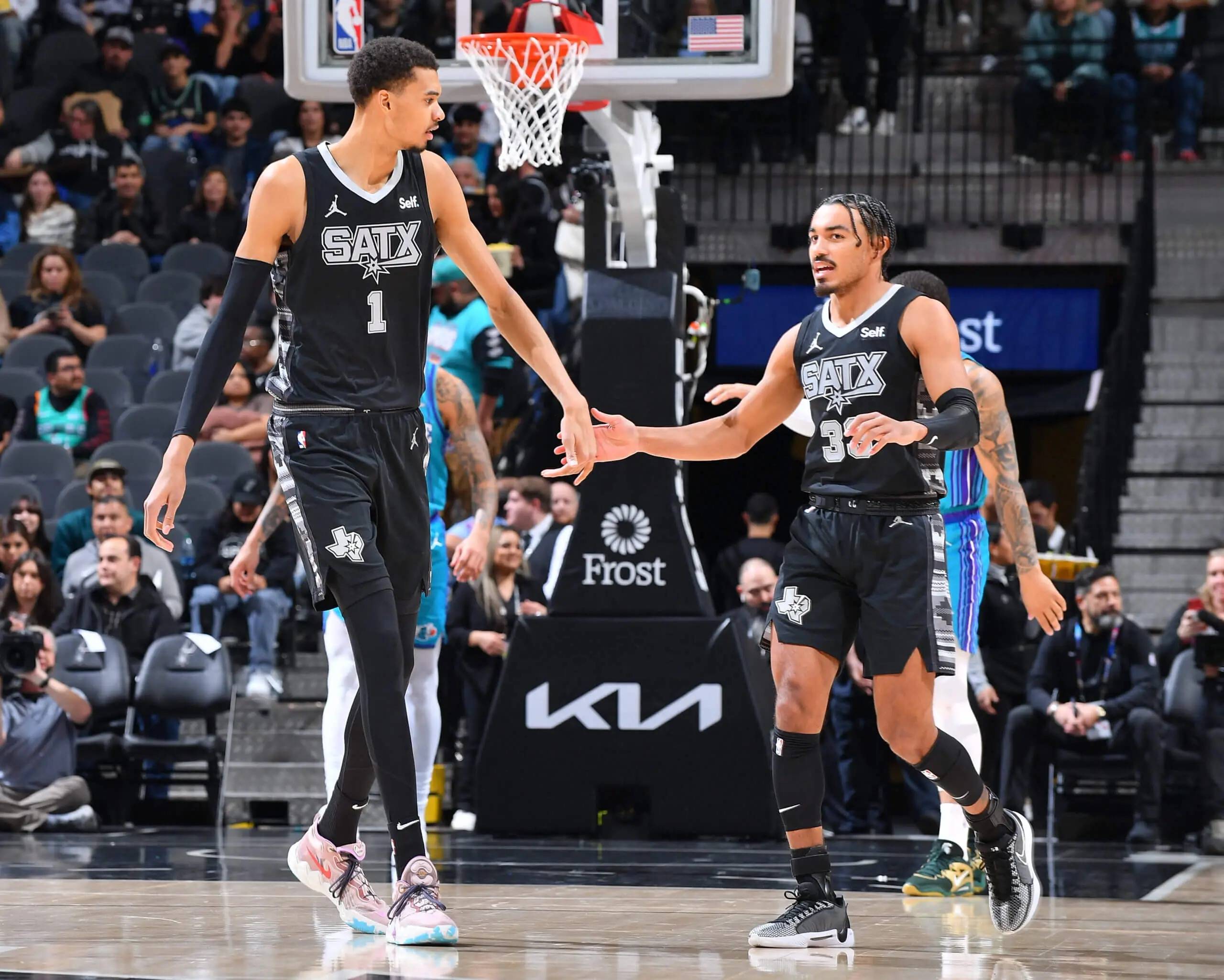 马刺惜败篮网,遭遇连败 马刺惜败篮网,遭遇连败