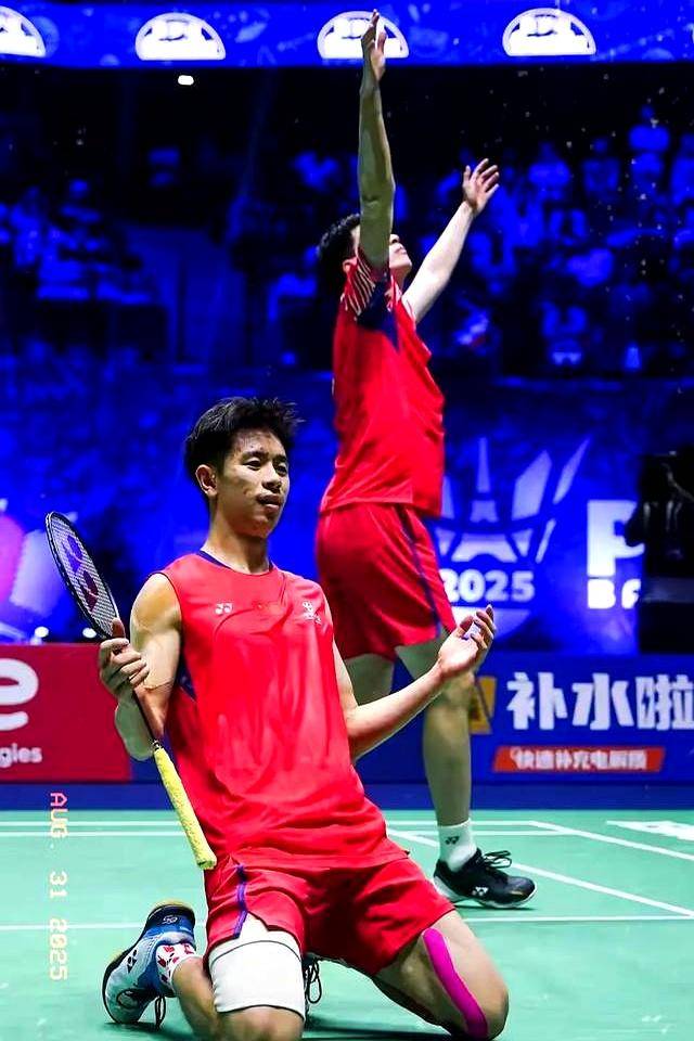 中国羽毛球队碾压丹麦羽毛球队,陶菲克打破历史纪录的简单介绍 中国羽毛球队碾压丹麦羽毛球队,陶菲克打破历史纪录的简单介绍