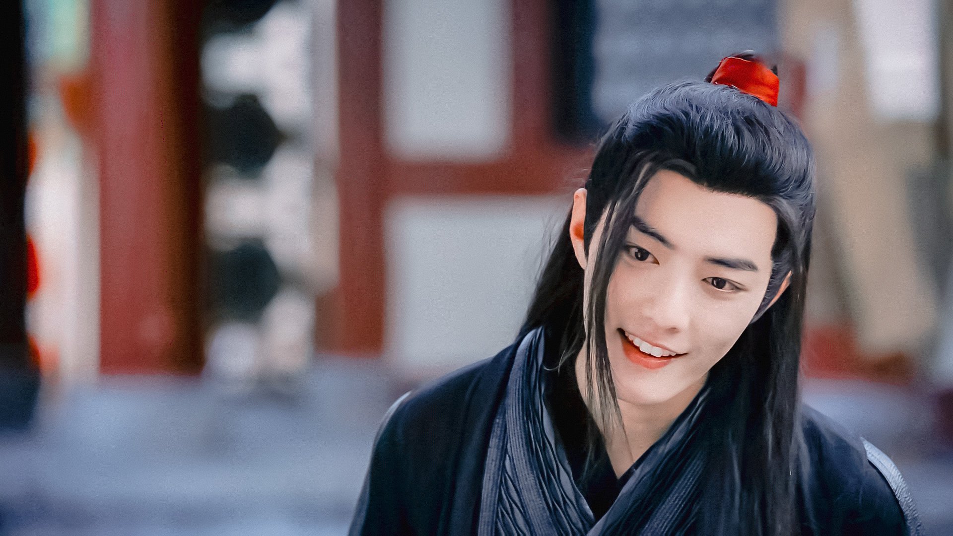 里昂终结悬念,梅西征服巴黎,当足球同时绽放两副面孔